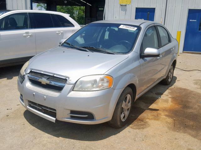 KL1TD56E49B358051 - 2009 CHEVROLET AVEO LS SILVER photo 2