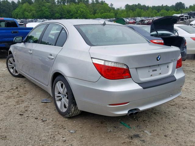 WBANV1C56AC388157 - 2010 BMW 528 XI SILVER photo 3