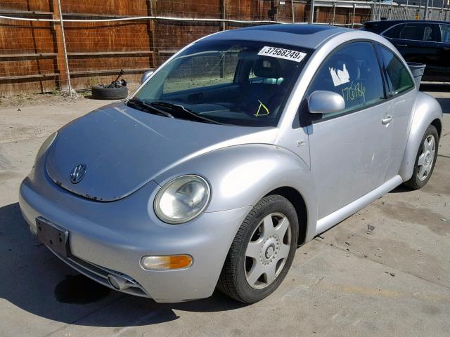 3VWCC21C2YM436444 - 2000 VOLKSWAGEN NEW BEETLE Gümüş foto 2