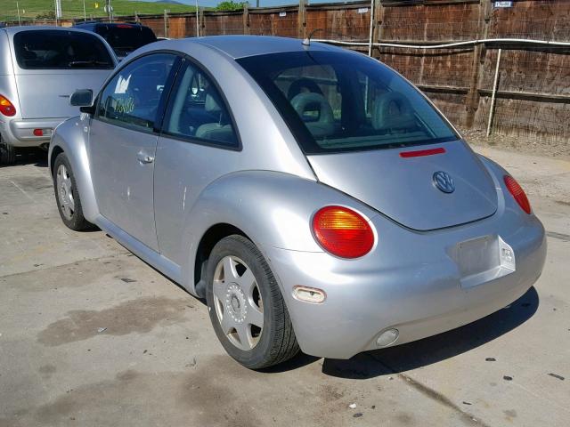 3VWCC21C2YM436444 - 2000 VOLKSWAGEN NEW BEETLE Gümüş foto 3