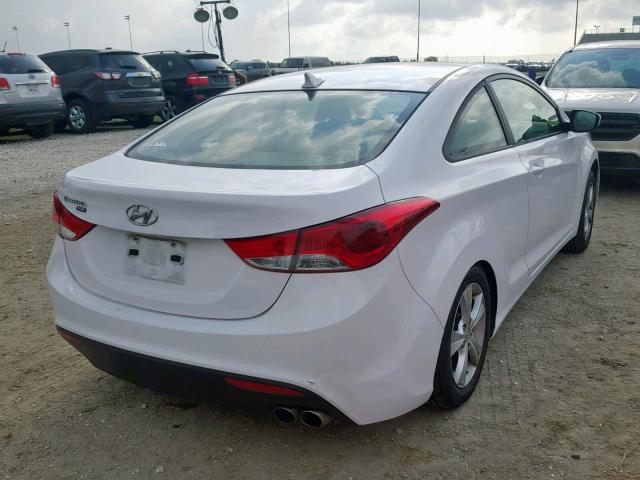 KMHDH6AE7DU004922 - 2013 HYUNDAI ELANTRA CO WHITE photo 4