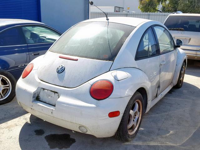 3VWBC21C4YM428728 - 2000 VOLKSWAGEN NEW BEETLE WHITE photo 4