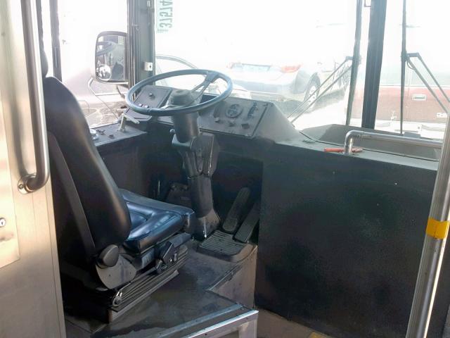 1N90401542A140533 - 2002 NORTH AMERICAN BUS INDUST BUS WHITE photo 5
