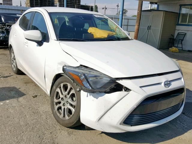 3MYDLBZV2GY111007 - 2016 TOYOTA SCION IA WHITE photo 1