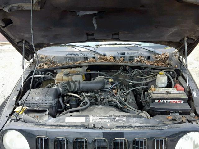 1J4GL38K45W644774 - 2005 JEEP LIBERTY RE BLACK photo 7