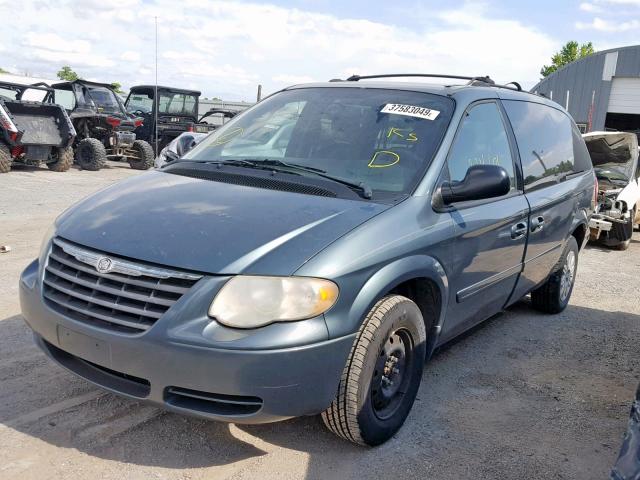 2C4GP44R75R179791 - 2005 CHRYSLER TOWN & COU GREEN photo 2