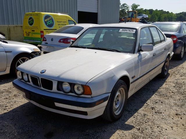 WBAHD6322SGK56526 - 1995 BMW 525 I AUTO WHITE photo 2