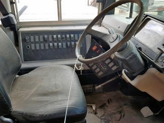 4UZAAXDH06CV69766 - 2006 FREIGHTLINER CHASSIS FS YELLOW photo 5