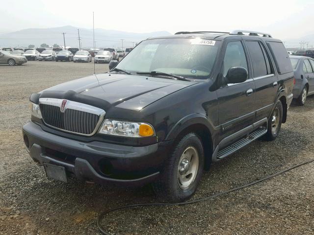 5LMPU28L4WLJ47838 - 1998 LINCOLN NAVIGATOR BLACK photo 2