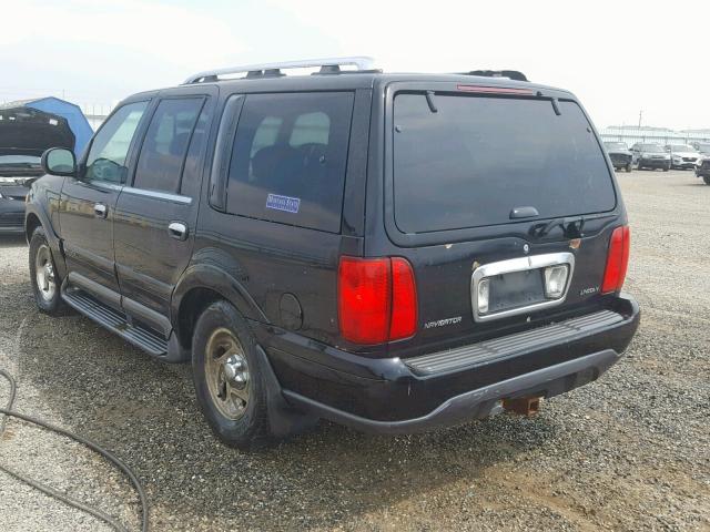 5LMPU28L4WLJ47838 - 1998 LINCOLN NAVIGATOR BLACK photo 3