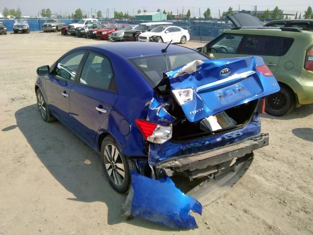 KNAFU4A28D5645703 - 2013 KIA FORTE EX BLUE photo 9