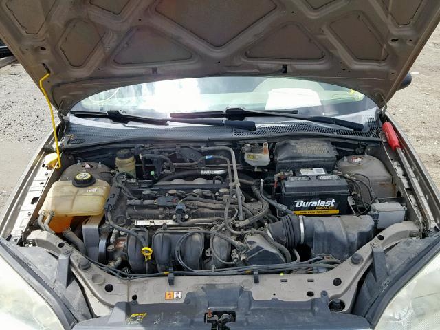 1FAFP34N45W256164 - 2005 FORD FOCUS ZX4 GOLD photo 7