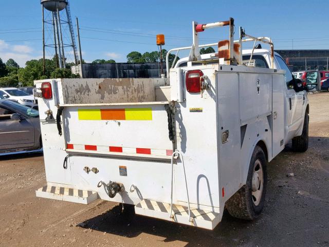 1FDWF30568ED00304 - 2008 FORD F350 SRW S WHITE photo 4