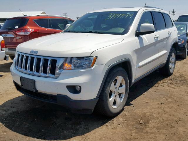 1J4RR4GG0BC703584 - 2011 JEEP GRAND CHER WHITE photo 2