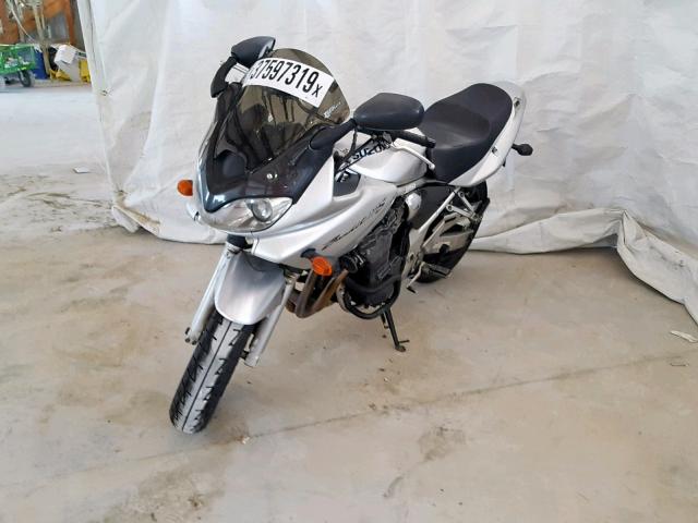 JS1GV77A712100958 - 2001 SUZUKI GSF1200 BA GRAY photo 2