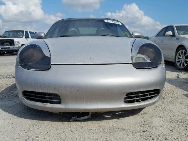 WP0CA2988YU620906 - 2000 PORSCHE BOXSTER SILVER photo 10