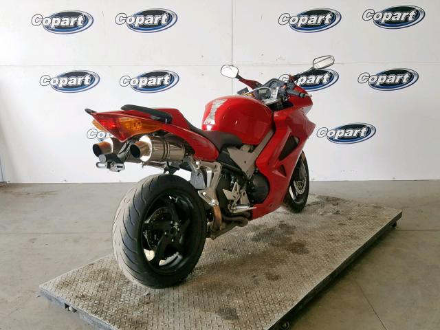 JH2RC46192M401572 - 2002 HONDA VFR800 RED photo 4