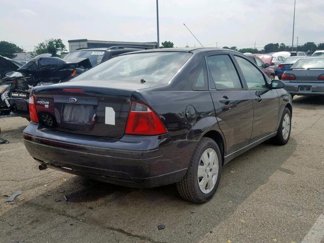 1FAFP34N27W346044 - 2007 FORD FOCUS ZX4 BLACK photo 4