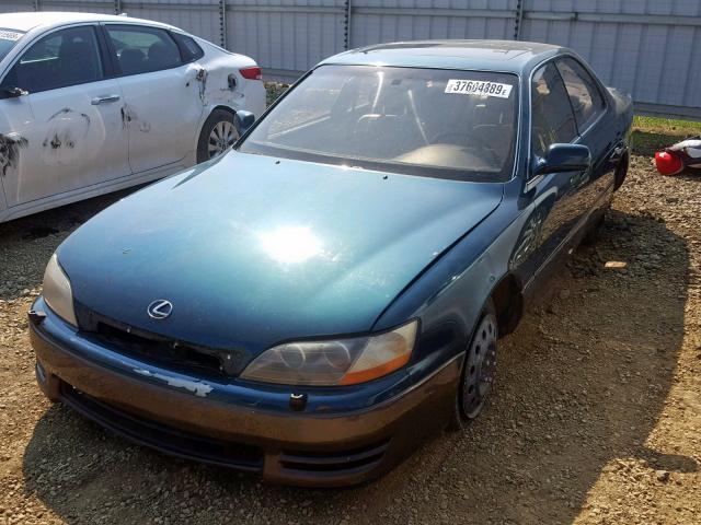 JT8BF12G2T0152923 - 1996 LEXUS ES 300 GREEN photo 2