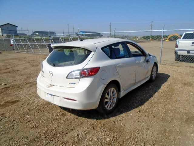 JM1BL1L75D1814613 - 2013 MAZDA 3 I WHITE photo 4