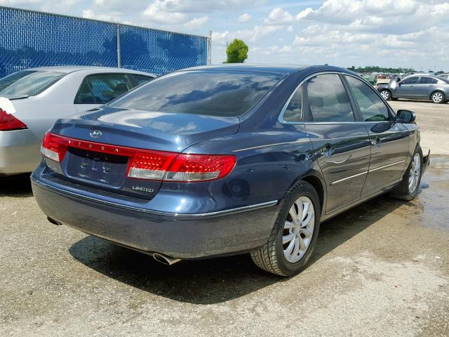 KMHFC46F07A199572 - 2007 HYUNDAI AZERA SE BLUE photo 4