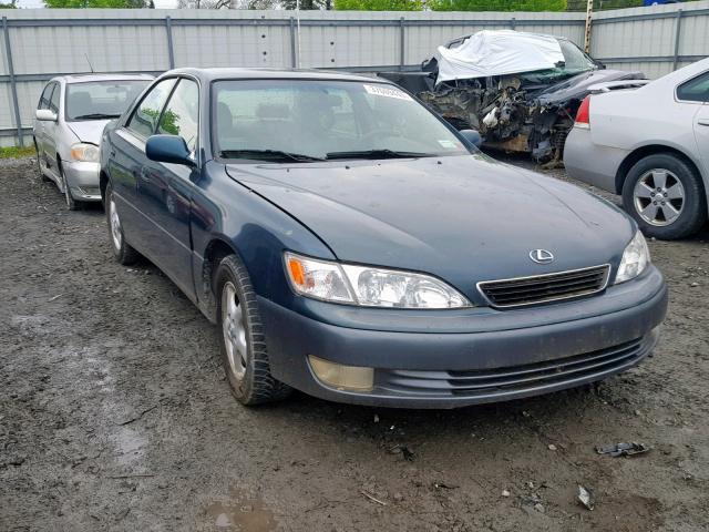 JT8BF28G0W0145082 - 1998 LEXUS ES 300 GREEN photo 1