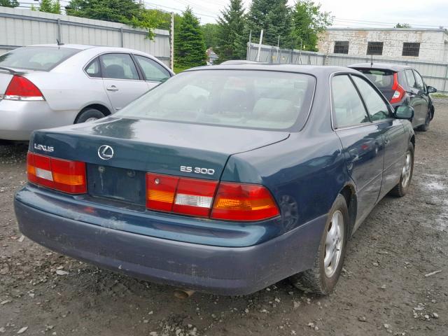 JT8BF28G0W0145082 - 1998 LEXUS ES 300 GREEN photo 4