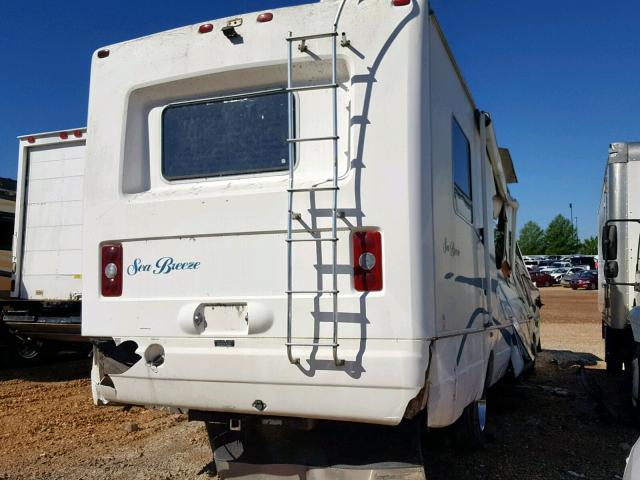 1FCNF53S220A03015 - 2002 FORD RV WHITE photo 4