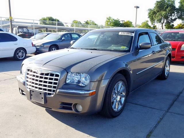 2C3KA33G48H320417 - 2008 CHRYSLER 300 LIMITE GRAY photo 2