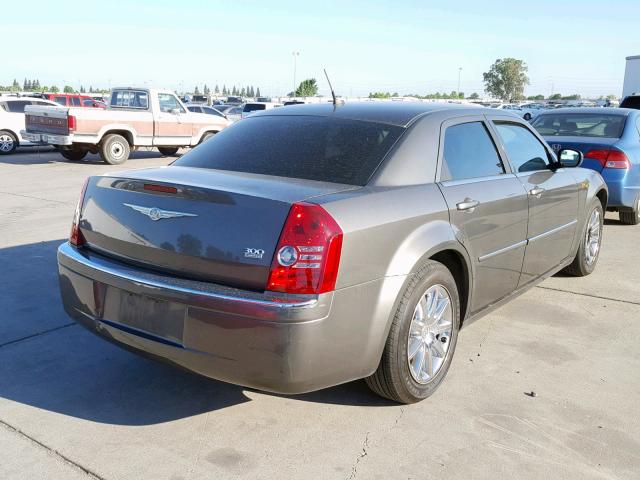 2C3KA33G48H320417 - 2008 CHRYSLER 300 LIMITE GRAY photo 4