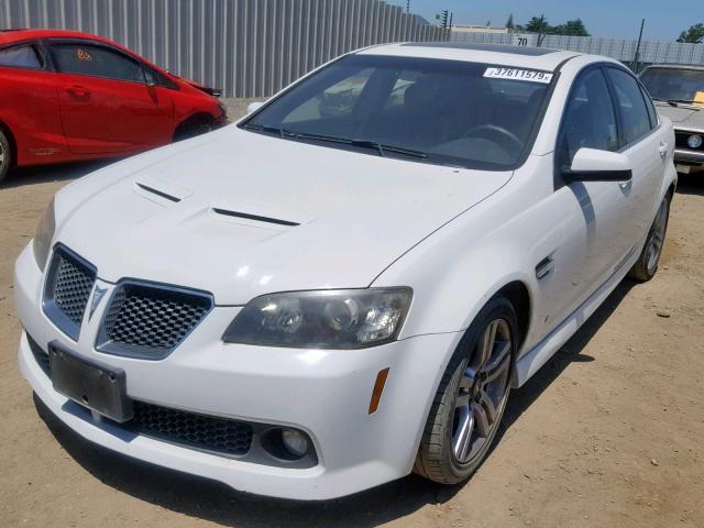 6G2ER57788L136504 - 2008 PONTIAC G8 WHITE photo 2