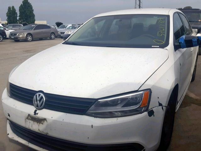 3VW2K7AJXDM294669 - 2013 VOLKSWAGEN JETTA BASE Սպիտակ լուսանկար 2