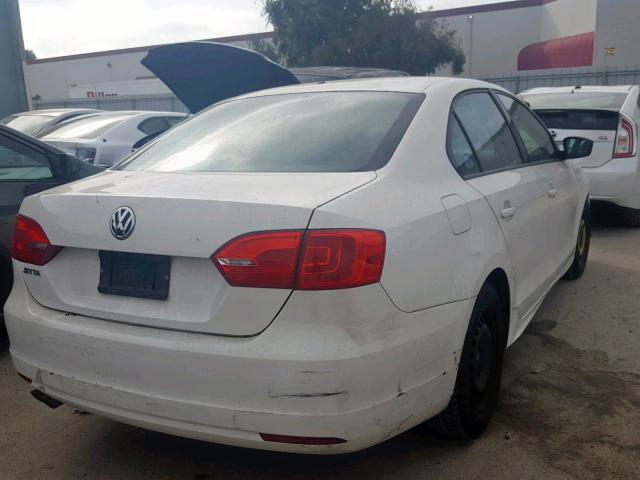 3VW2K7AJXDM294669 - 2013 VOLKSWAGEN JETTA BASE Սպիտակ լուսանկար 4