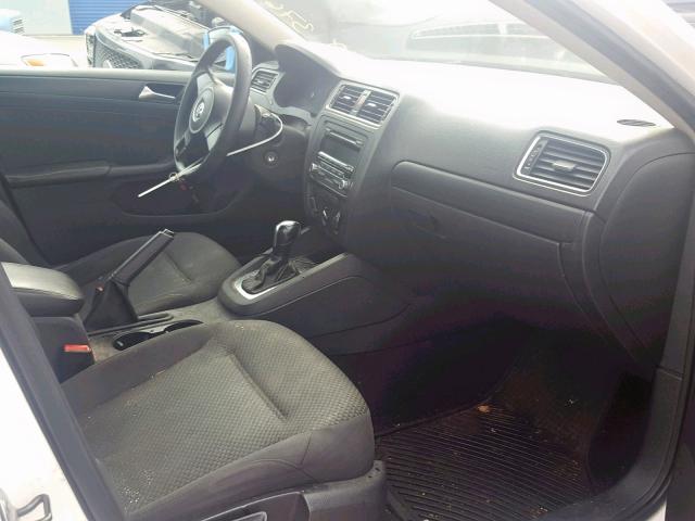 3VW2K7AJXDM294669 - 2013 VOLKSWAGEN JETTA BASE Սպիտակ լուսանկար 5