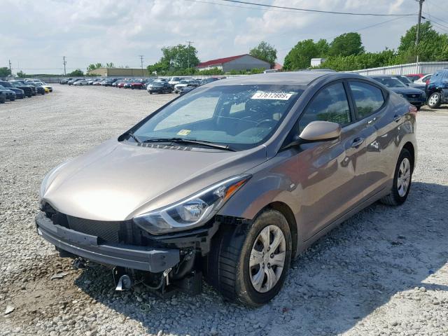 5NPDH4AE4GH771909 - 2016 HYUNDAI ELANTRA SE BROWN photo 2