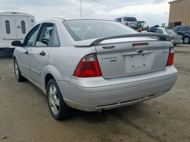 1FAFP34N36W103633 - 2006 FORD FOCUS ZX4 SILVER photo 3