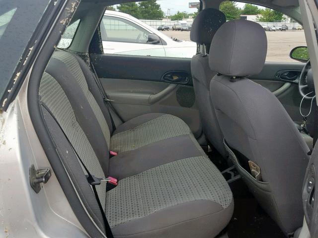 1FAFP34N36W103633 - 2006 FORD FOCUS ZX4 SILVER photo 6