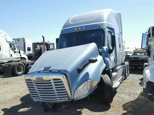 3AKJGLD57ESFH2921 - 2014 FREIGHTLINER CASCADIA 1 BLUE photo 2