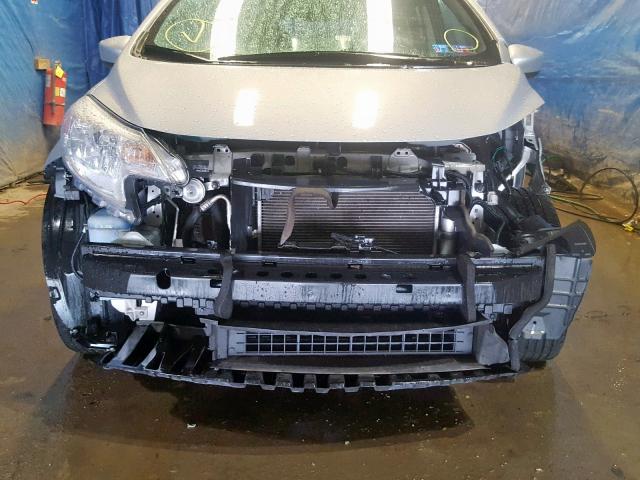 3N1CE2CP8GL404666 - 2016 NISSAN VERSA NOTE SILVER photo 9