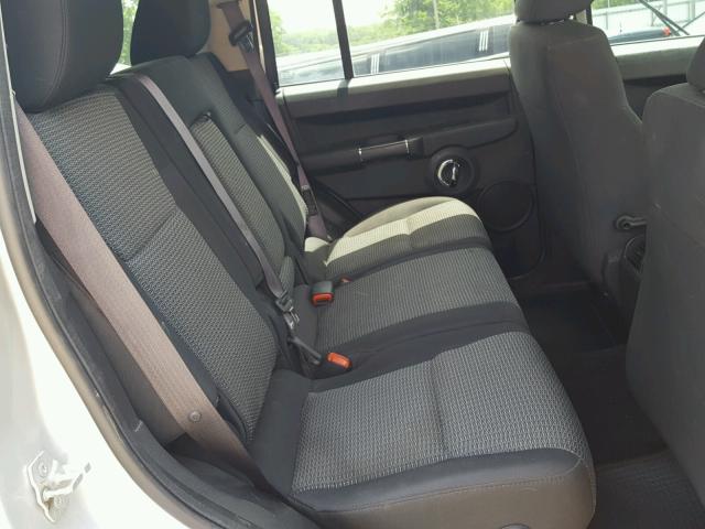 1J8HG48KX9C536826 - 2009 JEEP COMMANDER SILVER photo 6