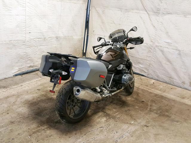 WB10A140XJZ198058 - 2018 BMW R1200 R BROWN photo 4