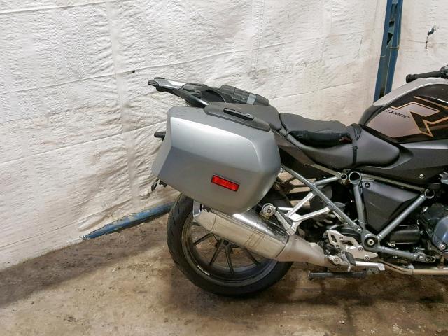 WB10A140XJZ198058 - 2018 BMW R1200 R BROWN photo 6