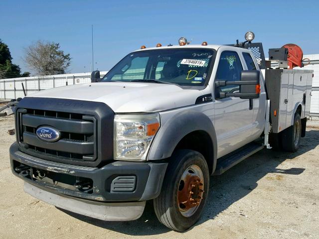 1FD0X5GY6CEA61991 - 2012 FORD F550 SUPER WHITE photo 2