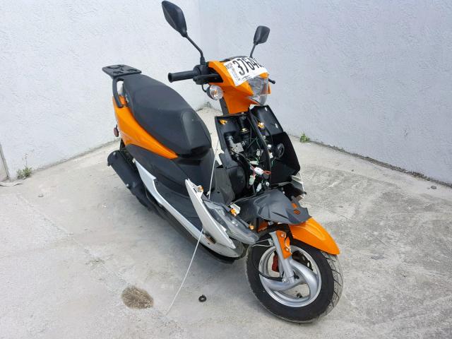 LLPVGBAH7J1F21370 - 2018 VIP MOPED ORANGE photo 1