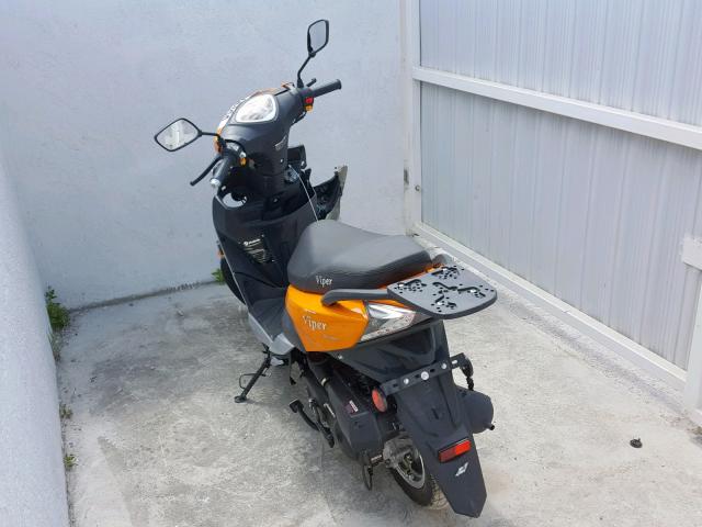 LLPVGBAH7J1F21370 - 2018 VIP MOPED ORANGE photo 3