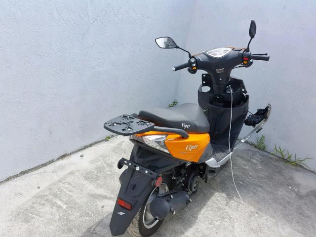 LLPVGBAH7J1F21370 - 2018 VIP MOPED ORANGE photo 4