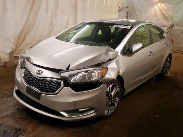 KNAFX4A81F5305405 - 2015 KIA FORTE EX SILVER photo 2