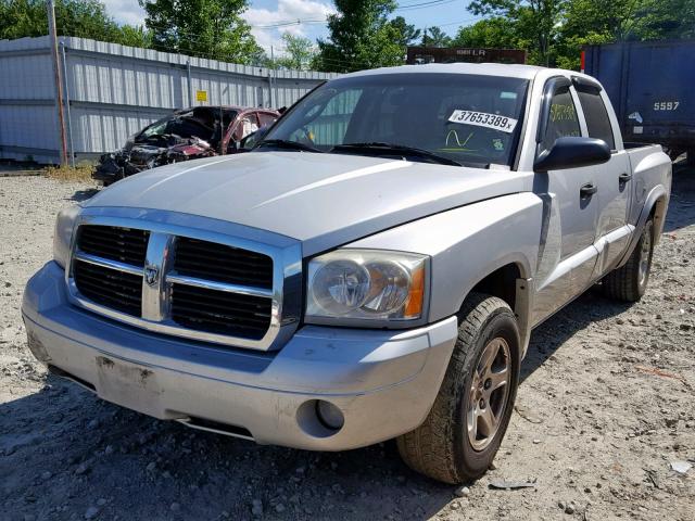 1D7HW48N17S108155 - 2007 DODGE DAKOTA QUA SILVER photo 2