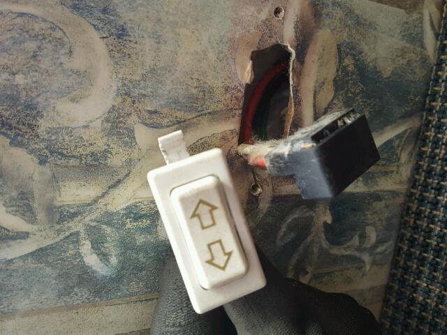 4YDT28F264E311078 - 2004 KEYSTONE HORNET WHITE photo 9