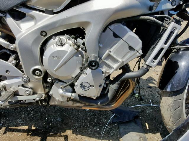 JYARJ08Y14A000213 - 2004 YAMAHA FZ6 SC SILVER photo 7